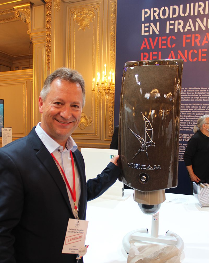 Abdel Benothmane et la nouvelle VIGICAM II par VDSYS à la grande exposition du fabriqué en France à l'Élysée